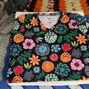 Lesley Evers Multicolor Floral Short Sleeve Tee